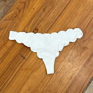 Marysia white Scalloped bottoms size Large